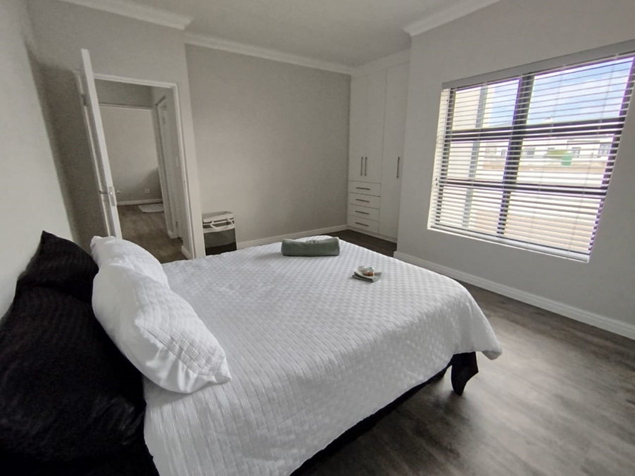 4 Bedroom Property for Sale in Hoogland Western Cape